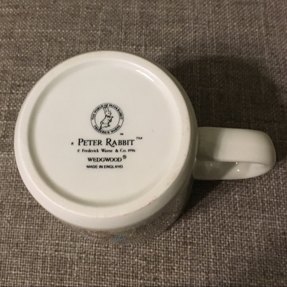 Wedgwood Peter Rabbit Happy Birthday set - Picture 7 of 7